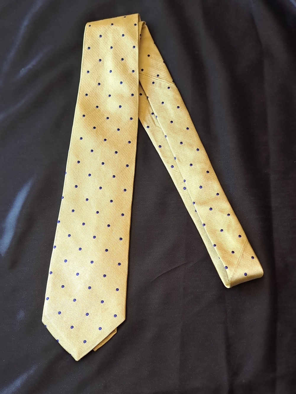BROOKS BROTHERS Classic Yellow Polka Dot Men's Tie Frabric Imported From ENGLAND